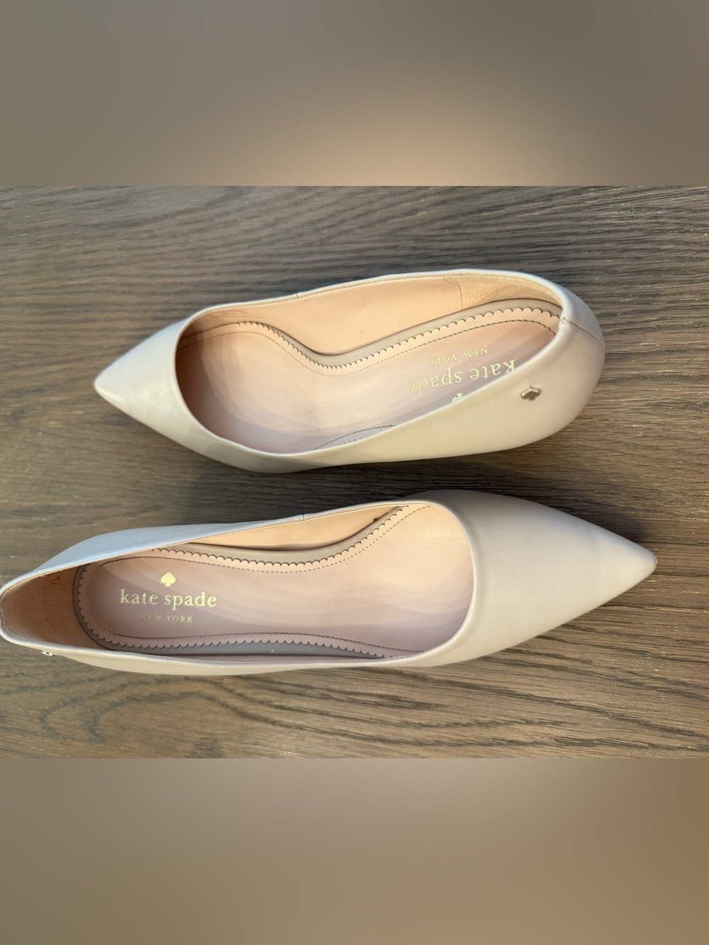 kate spade Nude/Light Cream Pointed-Toe Flats sz 10